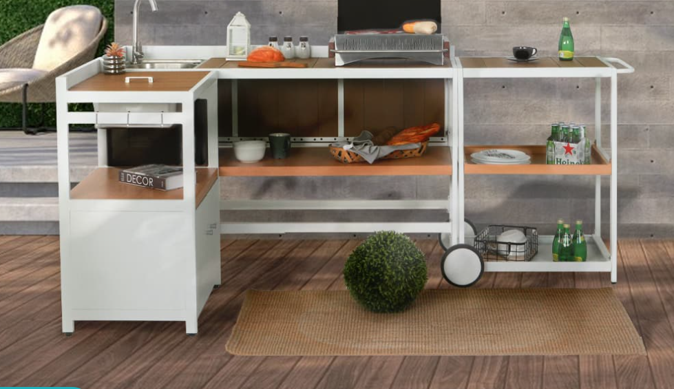 What Makes an Open Outdoor Kitchen More Handy Than Traditional Setups