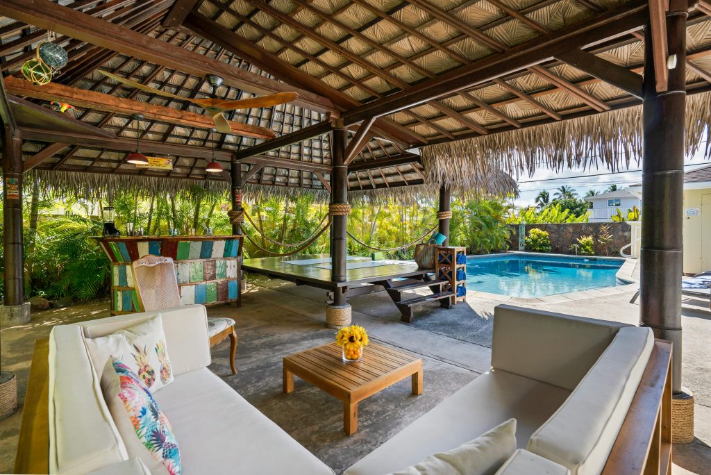 Which Design Features in Durable Outdoor Furniture Simplify Upkeep